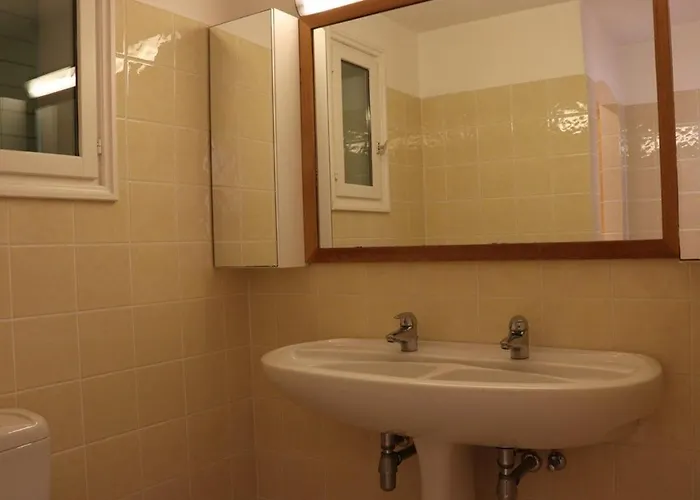 De Charme En Pinede, 4 Climatisees, Acces Direct - Fr-1-100-209 *