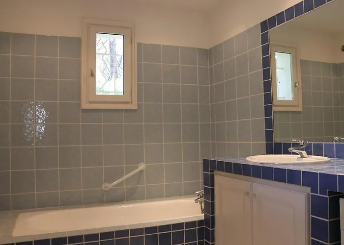 De Charme En Pinede, 4 Climatisees, Acces Direct - Fr-1-100-209 *